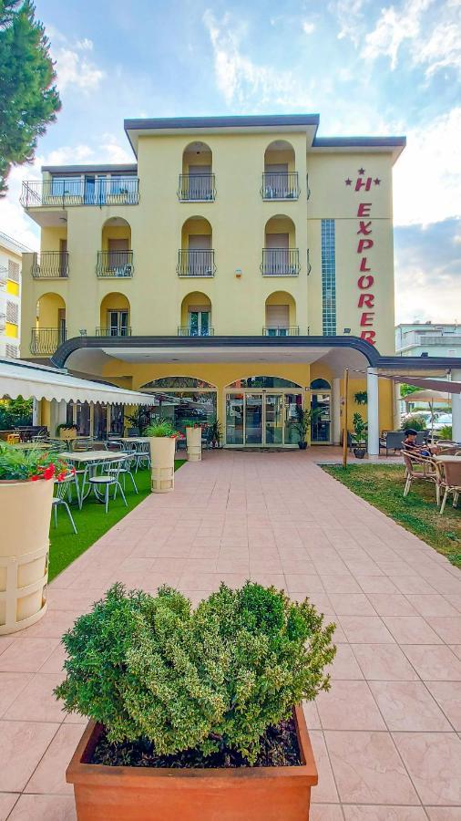 Hotel Explorer Cervia Esterno foto