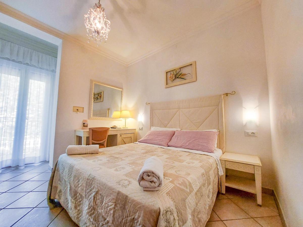 Hotel Explorer Cervia Esterno foto