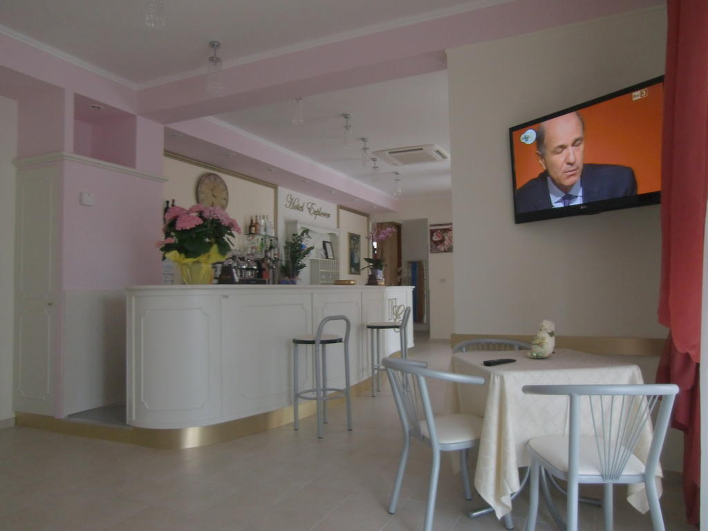 Hotel Explorer Cervia Esterno foto