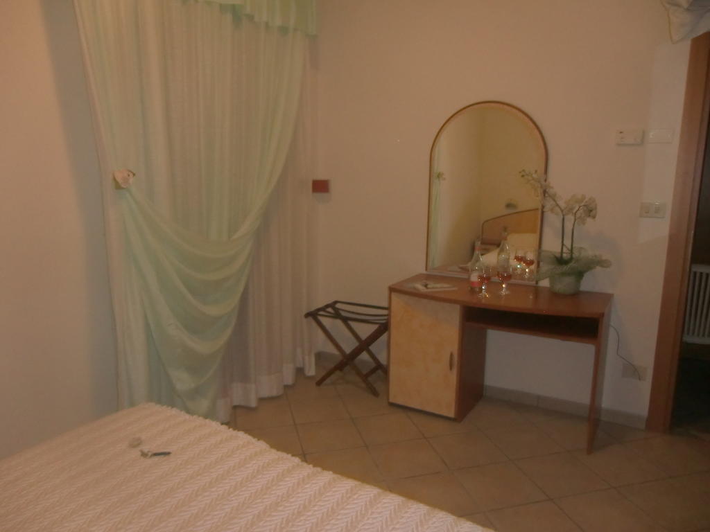 Hotel Explorer Cervia Esterno foto